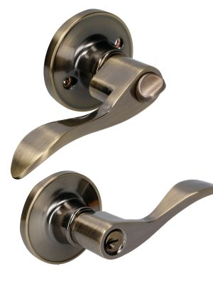 20MA.jpg 20MA - Manija tubular curva función entrada y recámara, latón antiguo, llave estándar, blíster Lock