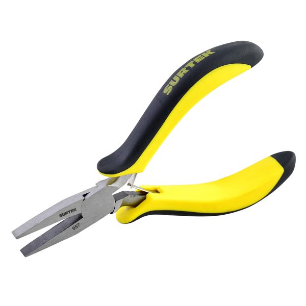 957.jpg 957 - Mini pinza para electrónica con mango bimaterial de 4-3/4" punta plana Surtek