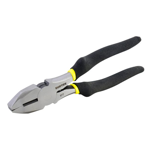 977.jpg 977 - Pinza para electricista con mango rubber grip de 7" corte lateral nariz cuadrada Surtek