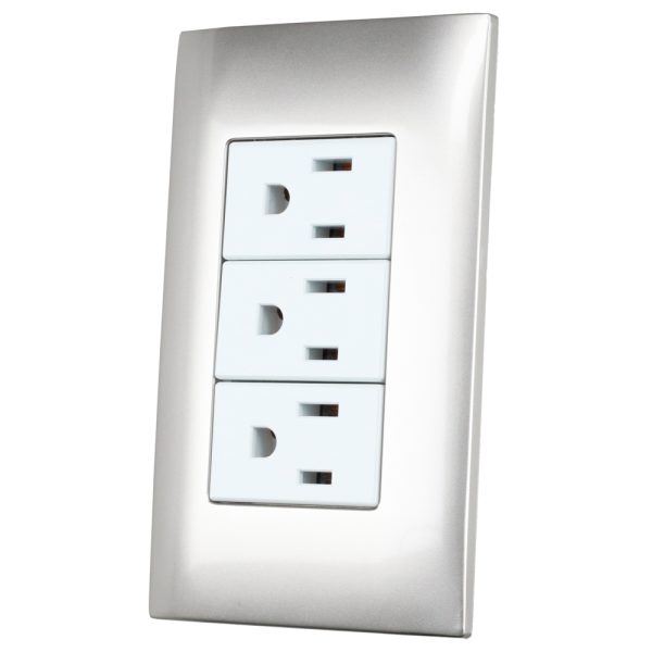 P428P - Placa 3 contactos 1/3, línea Americana, color plata Surtek