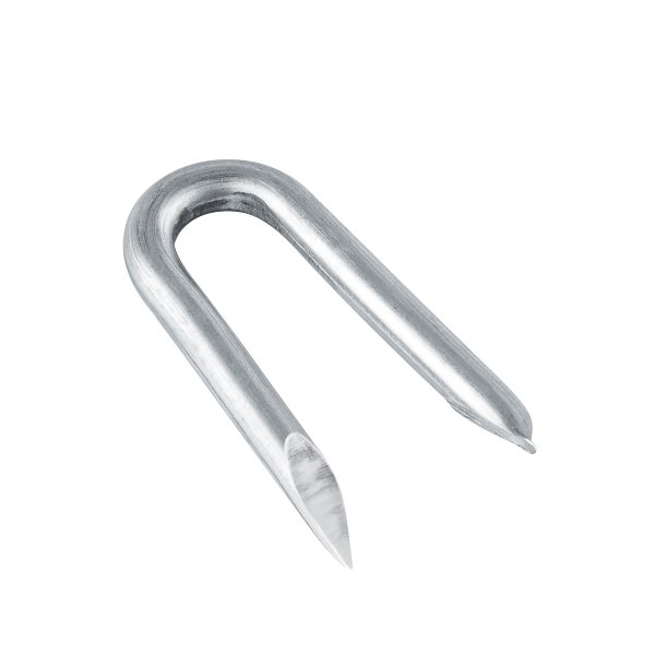 40128 - Caja con 10 kg grapas 1-1/2' galvanizadas p/alambre de púas